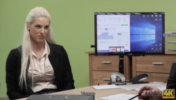 Сучка вылизала до блеска пиздень подруги