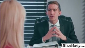 Девка сосет и трахается с другом