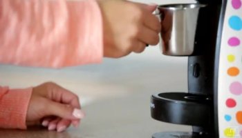 Послушная шалава отдалась прямо на работе