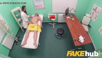 Активный транс с большими сиськами на члене
